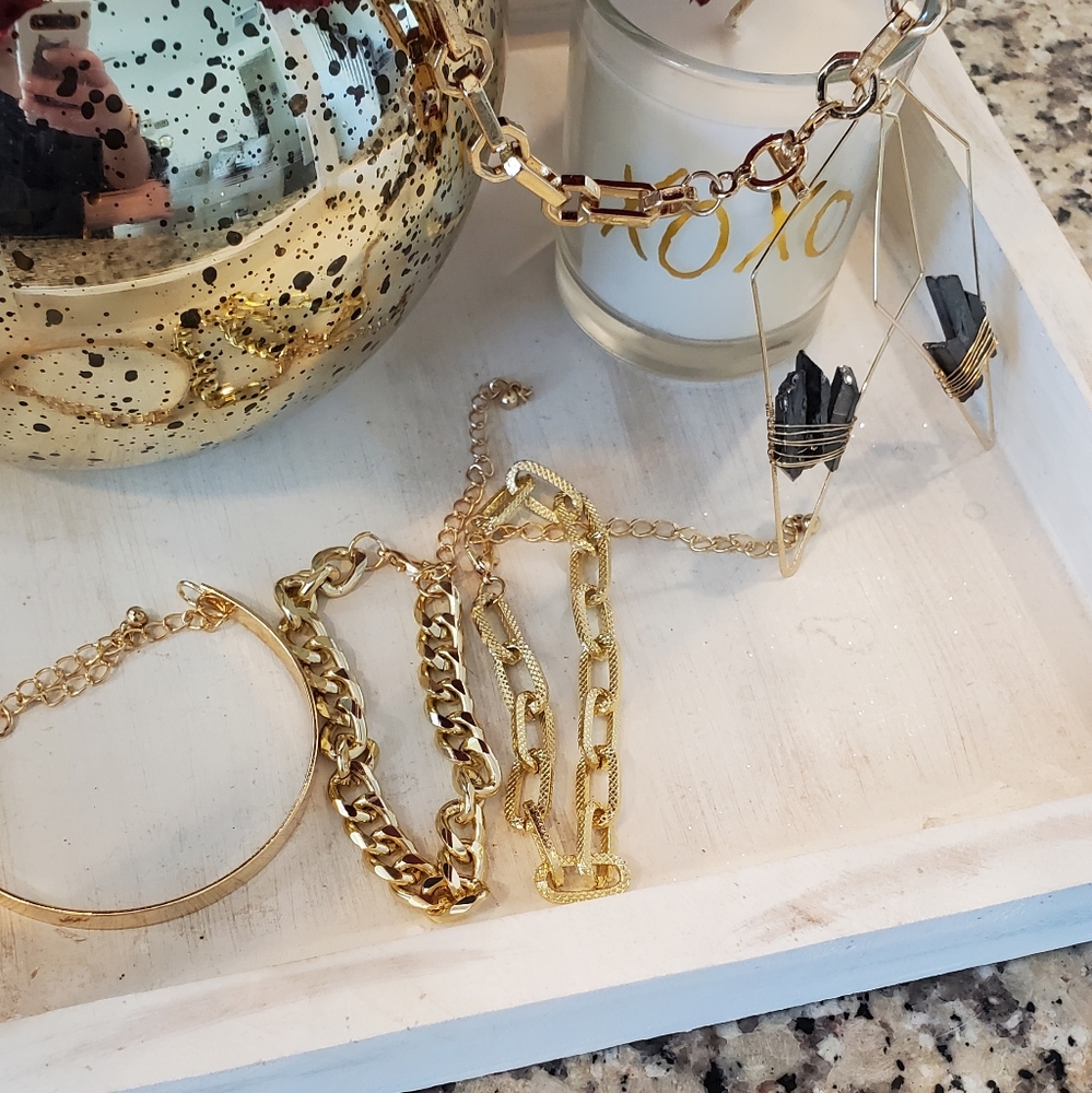 Gold toned Valentine's Day set
